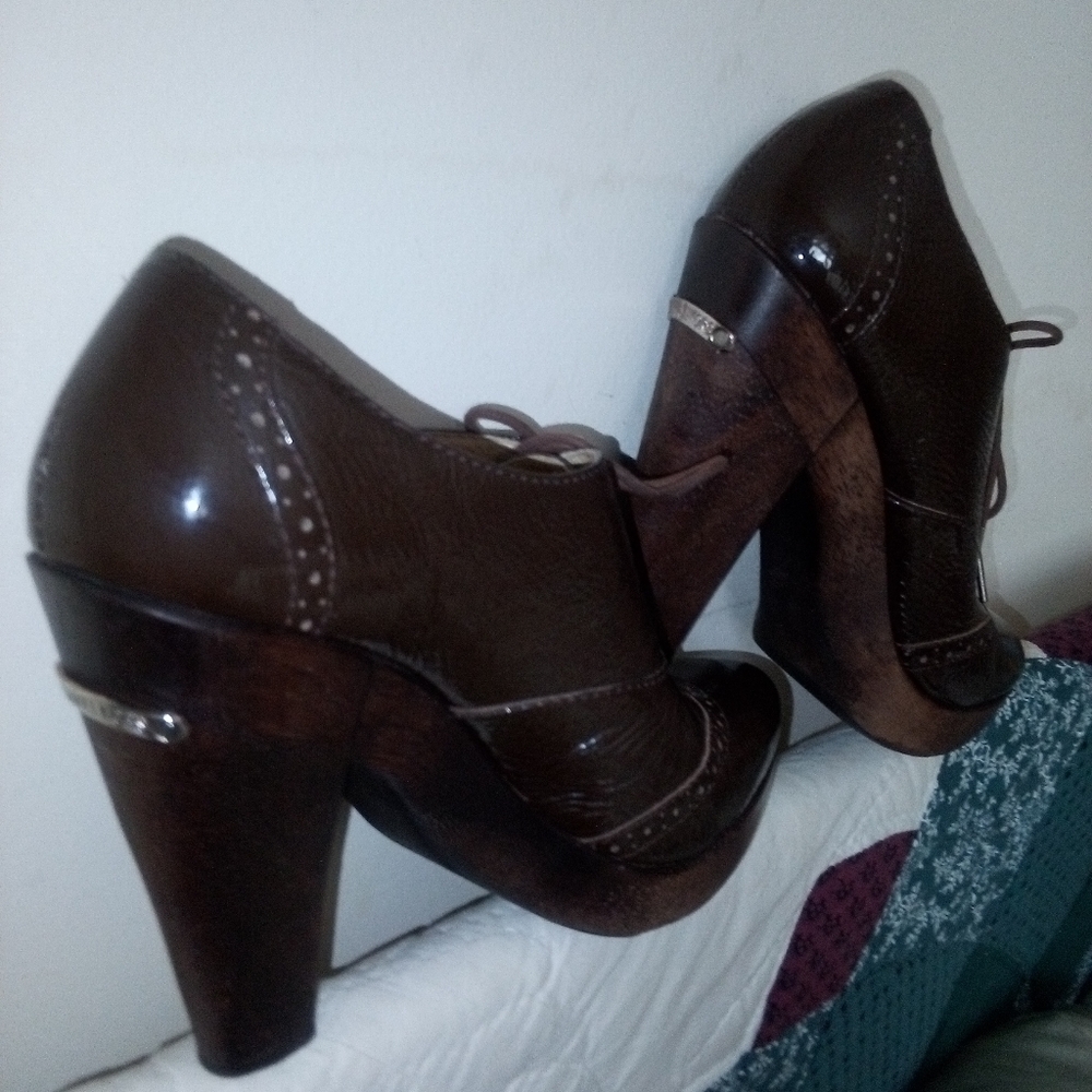 Elegant Brown Women's Heels